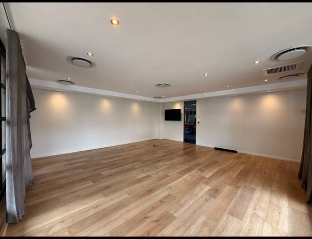 890M² OFFICE TO LET IN DE WATERKANT